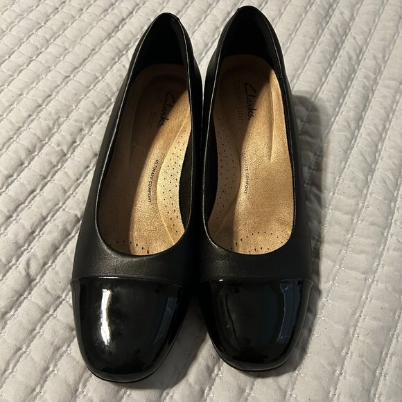 Clarks Marilyn Sara Pumps Women's Size 8 Leather Cap Toe Patent Block Heel Black - Picture 2 of 9
